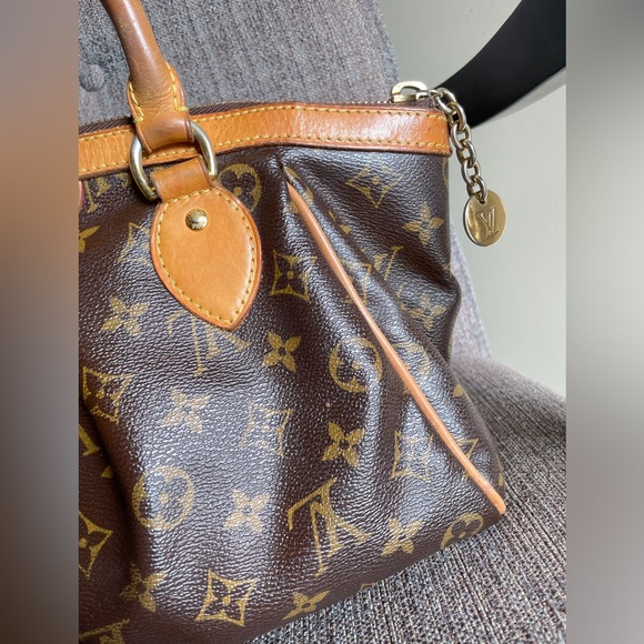 Authentic Louis Vuitton Tivoli PM - Picture 6 of 15